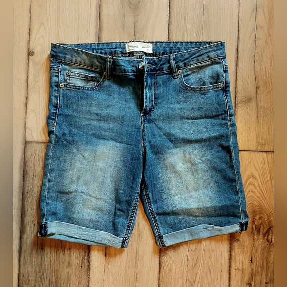 Ardene Bermuda Shorts women's size 9 - Picture 1 of 4